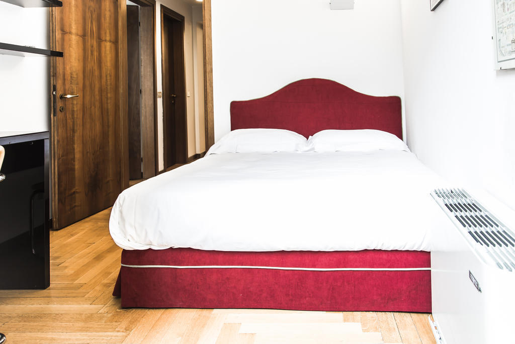 San Maurilio Apartments Милан Номер фото